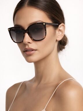 NWOT Gucci Dark Tortoise Sunglasses with Case GG0022S